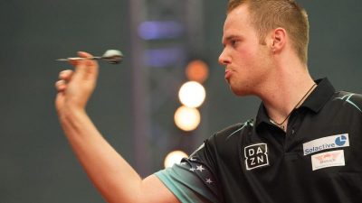 Hopp spielt als erster Deutscher Darts-Premier-League