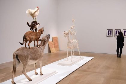 Mehr als übereinander gestapelte Tiere – Ausstellung über Bremer Stadtmusikanten eröffnet