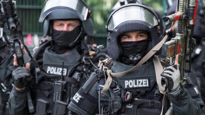 Großeinsatz der Polizei nach Explosion in Berliner Innenhof – zwei Festnahmen