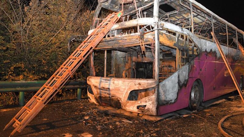 26 Menschen sterben in China in brennendem Reisebus