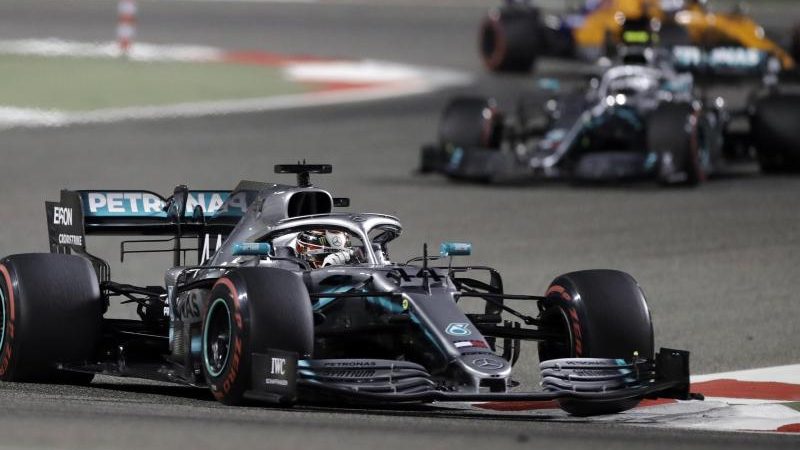 Hamilton gewinnt Formel-1-Rennen in Bahrain