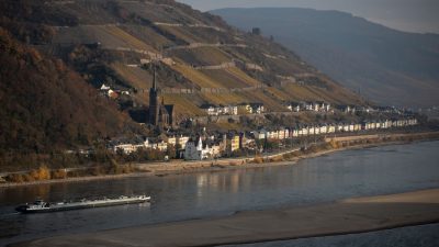 Nur rund 3.000 Liter Diesel aus Schiff in den Rhein gelaufen