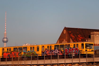 Berliner Verdi-Streik: 140 U-Bahnwagen mit Graffiti besprüht