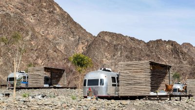 Glamour-Camping in der Bergwüste: Fünf-Sterne-Camping bei Dubai