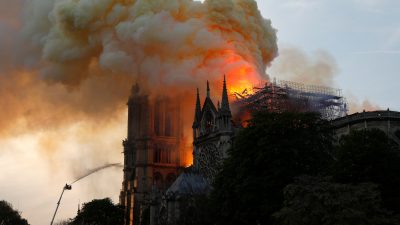 Freude über Feuer von Notre-Dame: „Die einzige Kirche, die leuchtet, ist die, die brennt“ (Antifa) und „Delirium der kleinen Weißen“ (UNEF)