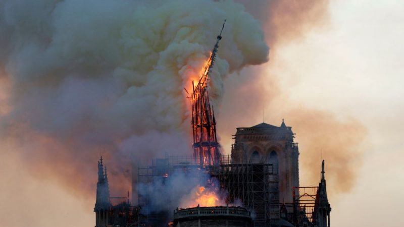 Verhöhnung der Trauer über Feuer von Notre-Dame – Schock über Skandal-Tweets linker Studentenführer
