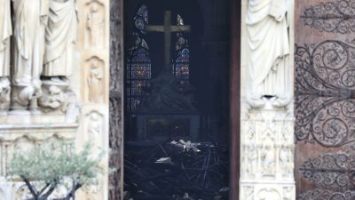 Serbische Medien bezeichnen Brand in Notre-Dame als „göttliche Strafe“