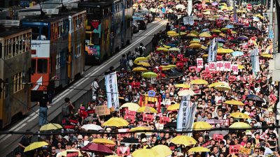 Massenproteste in Hongkong: Stadtregierung will Auslieferungen nach Festlandchina erlauben