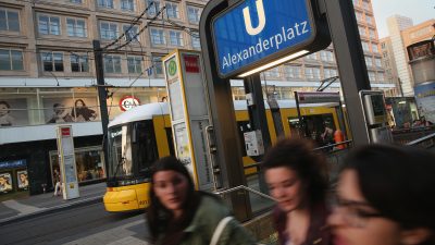 Berliner U-Bahnlinie offenbar wegen bröckelnder Tunneldecke unterbrochen