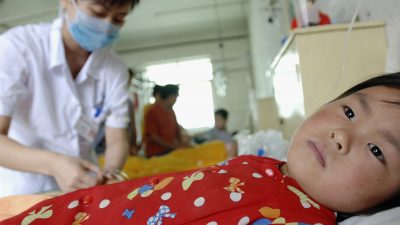China: Polizei hält Chinesin seit über einem Monat fest – Frau demonstrierte gegen schädlichen Impfstoff