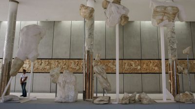 Streit um Parthenon-Skulpturen geht in die nächste Runde: „Befreit sie aus ihrem dunklen Gefängnis“