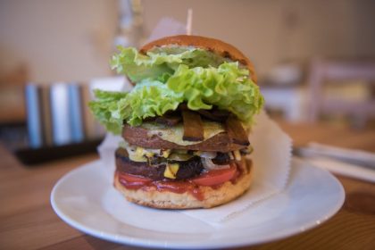 Erste vegane Mensa Berlins eröffnet: „Wollen niemanden bekehren“