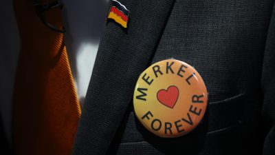 Kramp-Karrenbauer über vorzeitigen Wechsel im Kanzleramt: „Bis 2021 ist Merkel Kanzlerin“