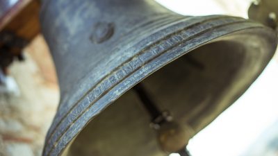 Kathedralkirchen in Deutschland läuten Glocken in Gedenken an Notre-Dame in Paris
