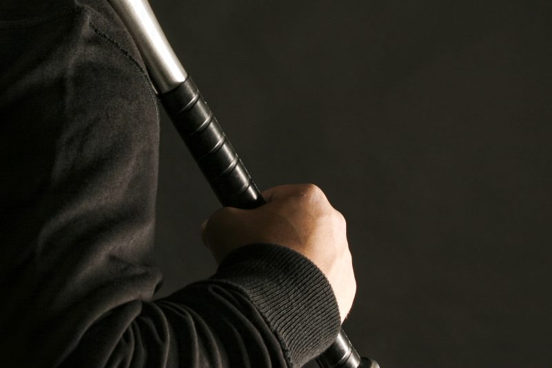 Leonberg: Drei Baseballschläger und zwei Dutzend Fäuste – 20-Jähriger trifft auf Araber-Gang