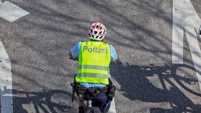 Polizeistreife in Essen mit siebtem Sinn: Einbruchwerkzeug, Haftbefehl und geklautes Bike
