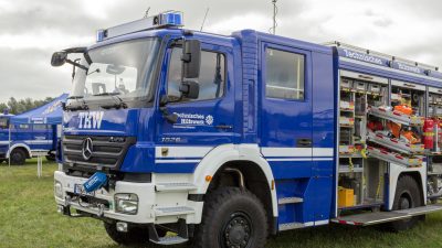 Kleinkind stürzt in drei Meter tiefen Schacht