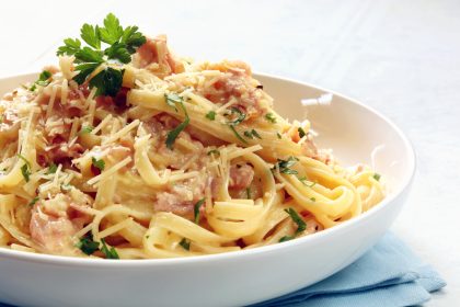 Fünf Zutaten oder doch mehr? Weltweiter „Carbonara Day“ feiert italienisches Nudelgericht