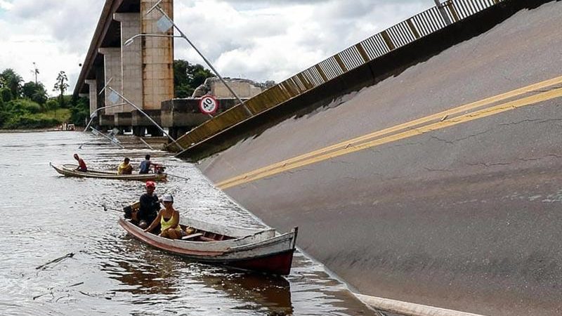 Fähre rammt Brückenpfeiler: Brücke in Brasilien eingestürzt
