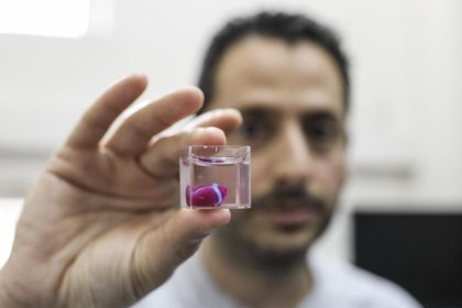 Israelische Forscher drucken Mini-Herz aus menschlichem Gewebe