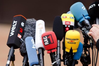 Außenminister mahnen zu Beachtung der Pressefreiheit – Journalistenverband kritisiert deutsche Behörden