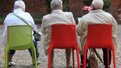 „Renten unterhalb der Armutsschwelle“: Jede zweite Rente liegt unter 900 Euro