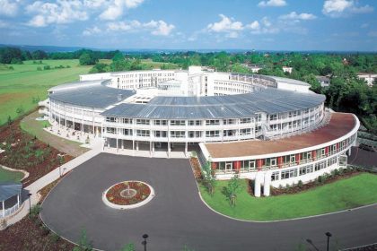 Lauterbach fordert mehr Klimaanlagen für Altenheime und Kliniken