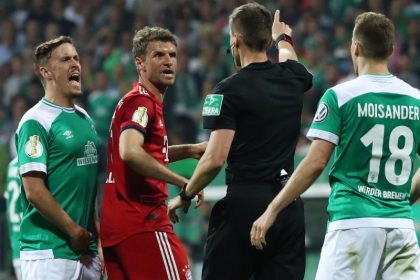 Diskussion über Elfmeterpfiff: Bremer Verlierer sauer