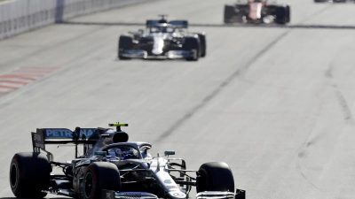 Mercedes holt nächsten Doppelerfolg – Vettel in Baku Dritter