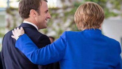 Umfrage: Deutsche vertrauen eher Macron als Merkel