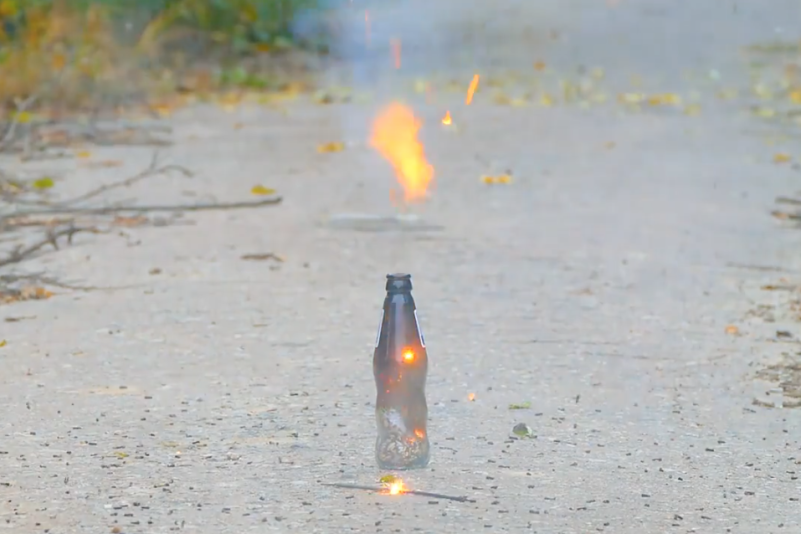 Vulkan to go: Streichhölzer in der Flasche