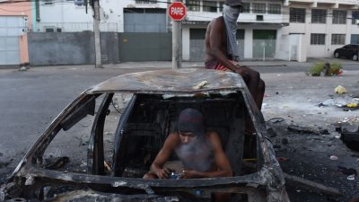 Brasilien fährt härteren Kurs gegen Verbrechen: Acht Personen bei Einsatz in Favela erschossen