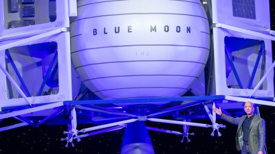 Bezos will sich am Wettlauf zum Mond beteiligen und ab 2019 Touristen ins All schicken