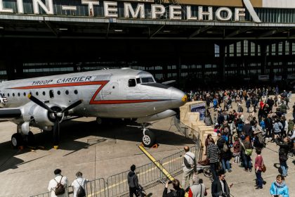 Berlin-Tempelhof und die „Rosinenbomber“: Hauptstadt feiert Ende von Berlin-Blockade vor 70 Jahren
