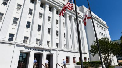 99 Jahre Haft: Alabamas Gouverneurin unterzeichnet strengstes Abtreibungsgesetz der USA