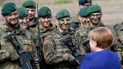 Merkel dankt Soldaten für Dienst an Gesellschaft: „Sie leisten Großartiges. Jeder und jede an seinem Platz“