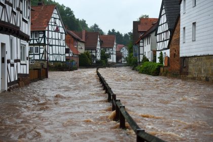 50 Liter Regen in einer Nacht: Wetterwarnung vor Dauerregen im Süden bleibt bestehen