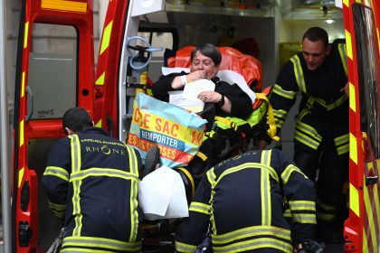 Paketbombe mit „Schrauben oder Bolzen“ – Anti-Terror-Ermittlungen nach Explosion in Lyon
