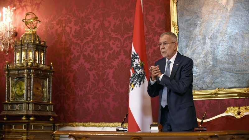 Österreichs Bundespräsident entlässt formell Regierung