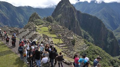 Verfall wegen Touristenströme: Peru schränkt Zugang zur Inkastadt Machu Picchu ein
