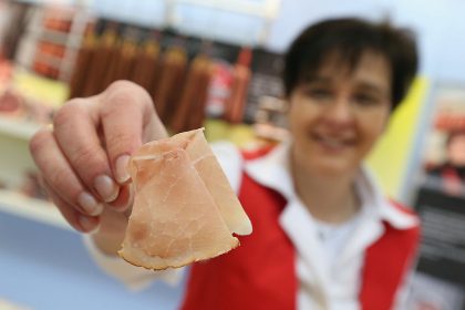 Edeka erteilt dreister Mutter Nachhilfe im Fach Menschlichkeit