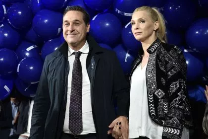 Philippa Strache Beleidigungen ausgesetzt: „Das Beste für dein Kind wäre dein Tod“