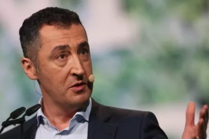 Özdemir: „Wenn die Türkei Flüchtlinge in Nordsyrien ansiedelt, darf sich Deutschland nicht beteiligen“