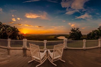 Der Schaukelstuhl auf der verlassenen Terrasse – Von Christian Morgenstern