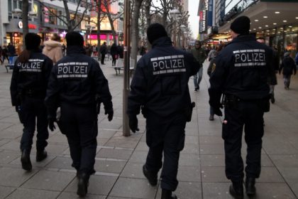 Polizeibericht: „Psychisch Auffälliger wütet in Hemmoor“ – Fünf Einsatzkräfte teils erheblich verletzt