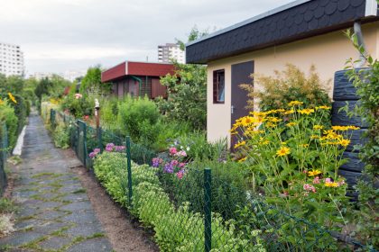 Berlin: 16-Jährige von vier Personen aus Gartenlaube gezerrt – Polizei ermittelt wegen Freiheitsberaubung