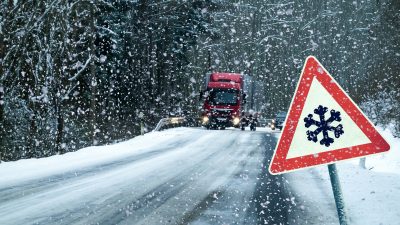 Eisglätte führt zu Unfällen mit Toten und Verletzten – Wetterdienst warnt vor überfrierender Nässe