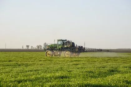 Bayer: Dritte Glyphosat-Klage soll Konzern zwei Milliarden kosten - Medienanwalt empfiehlt Vergleich
