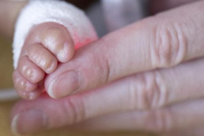 Mutter Wochen vor Geburt von Ehemann verlassen, Radio-Überraschung löst Probleme auf einen Schlag