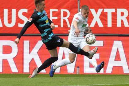 Hertha gewinnt Torfestival in Augsburg